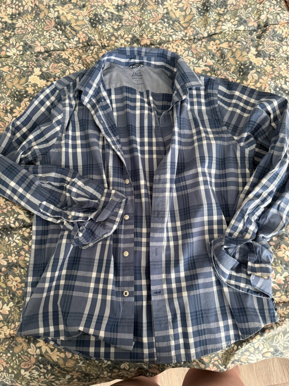 Men’s Izod Blue Plaid Button-Up Shirt